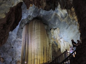 Phong Nga Cave
