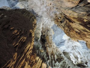 Phong Nga Cave